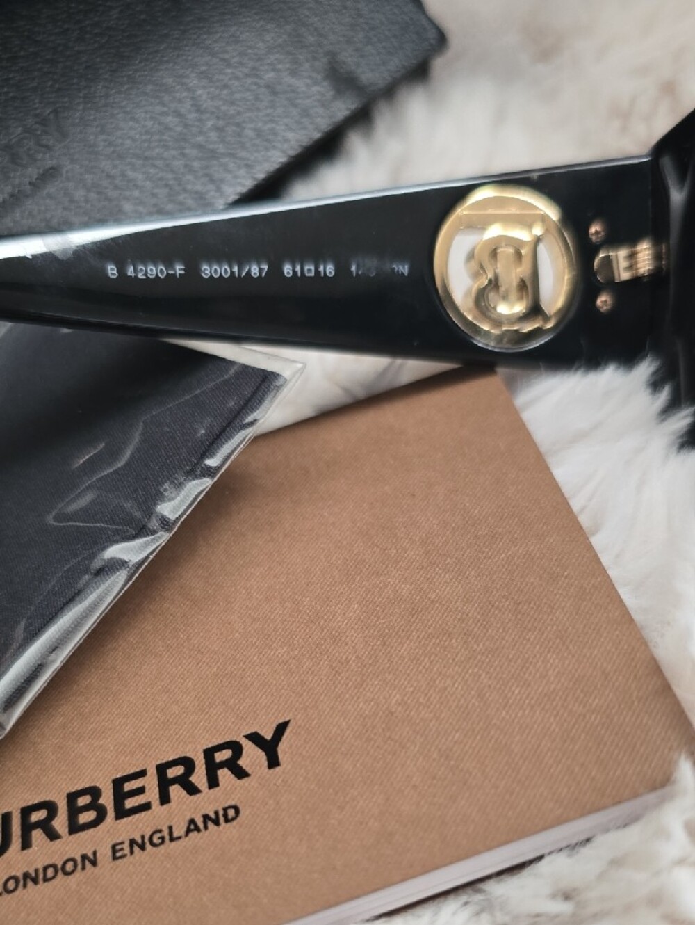 Burberry 0BE4290 Sunglasses - Picture 5 of 14
